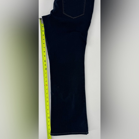 Eddie Bauer Slightly Curvy Bootcut Jeans - Picture 6 of 12